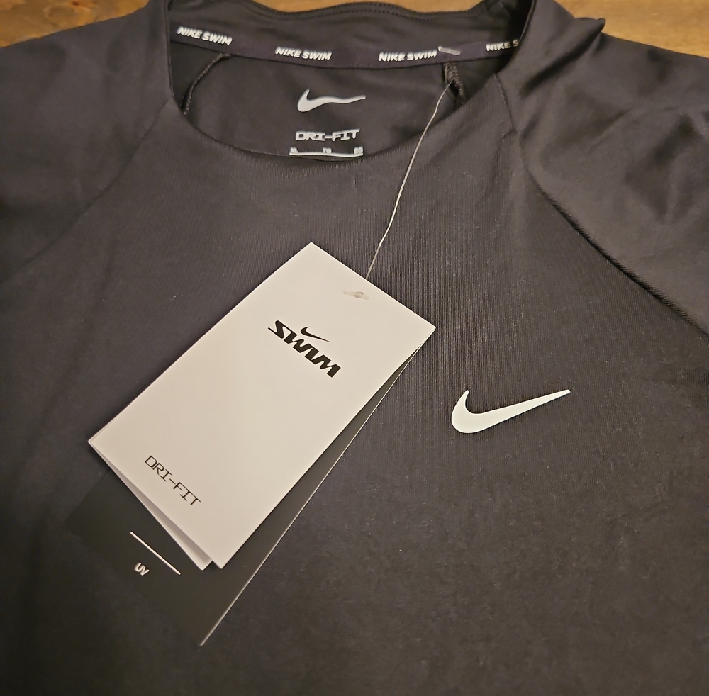 NWT Nike Rash Guard - Picture 6 of 6